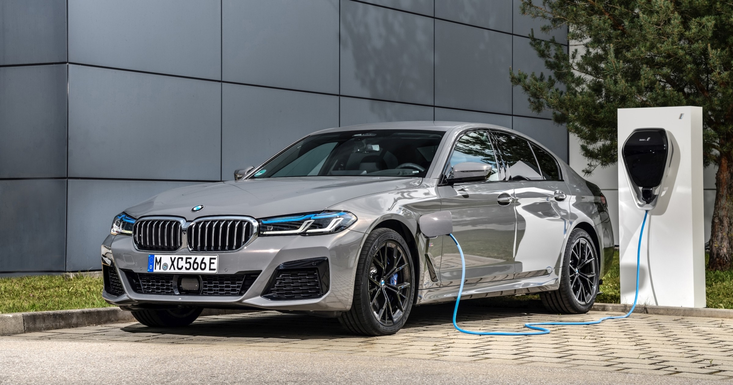 BMW 545e xDrive