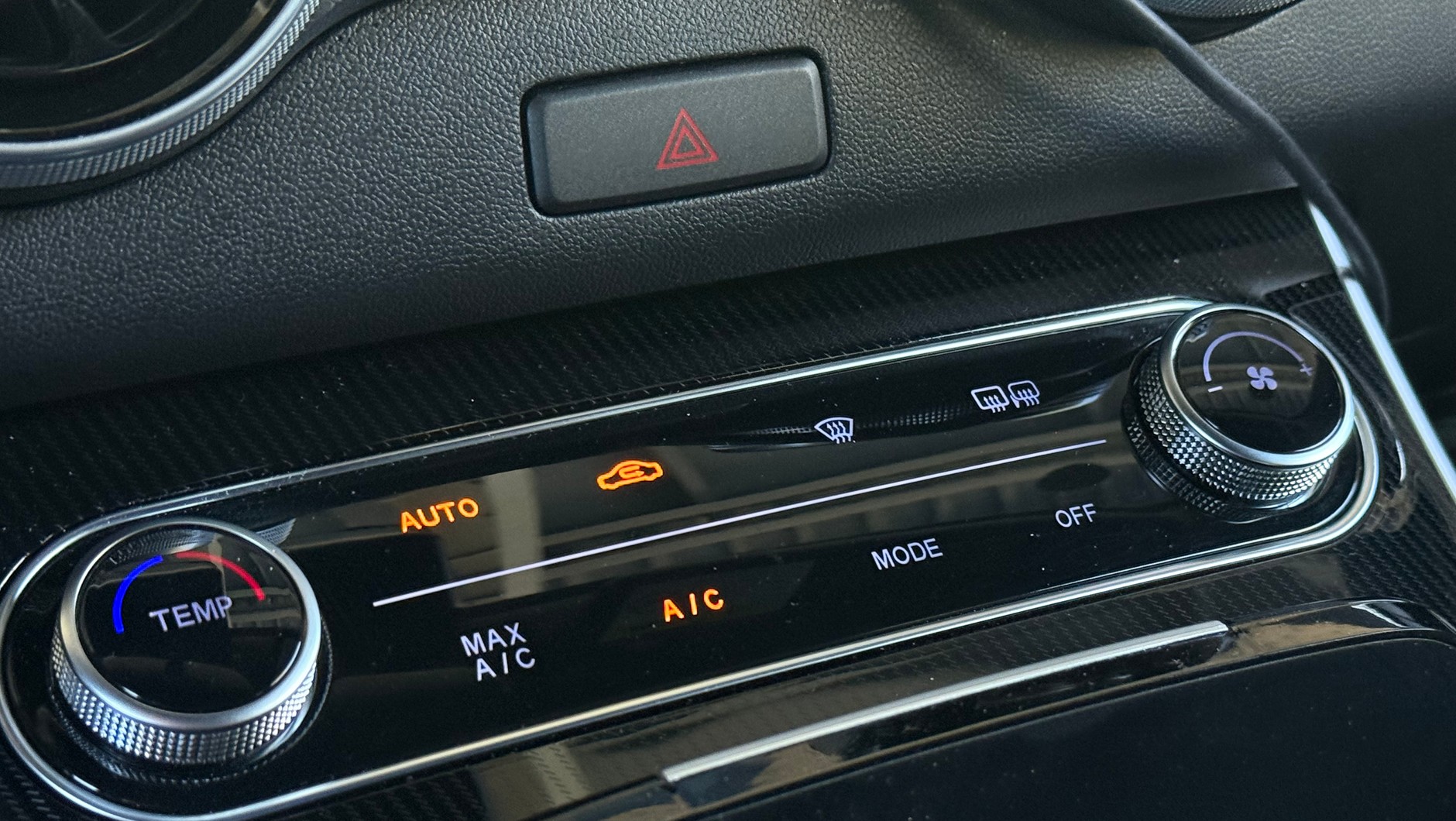 W wielu chińskich autach automatyka klimatyzacji sama włącza obieg zamknięty i zdecydowanie go nadużywa