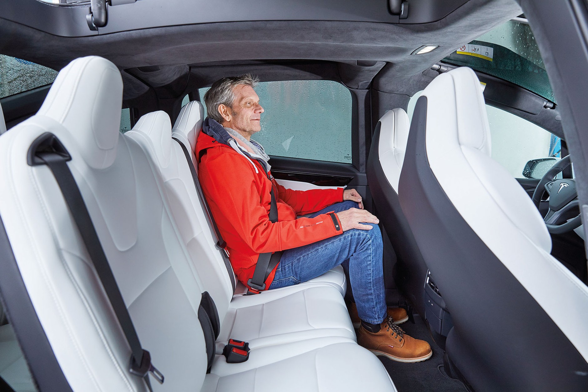 Tesla Model X kontra Audi e-tron - które elektryczne auto będzie lepszym wyborem?