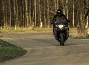 Testujemy rewelacyjny motocykl z ABSem