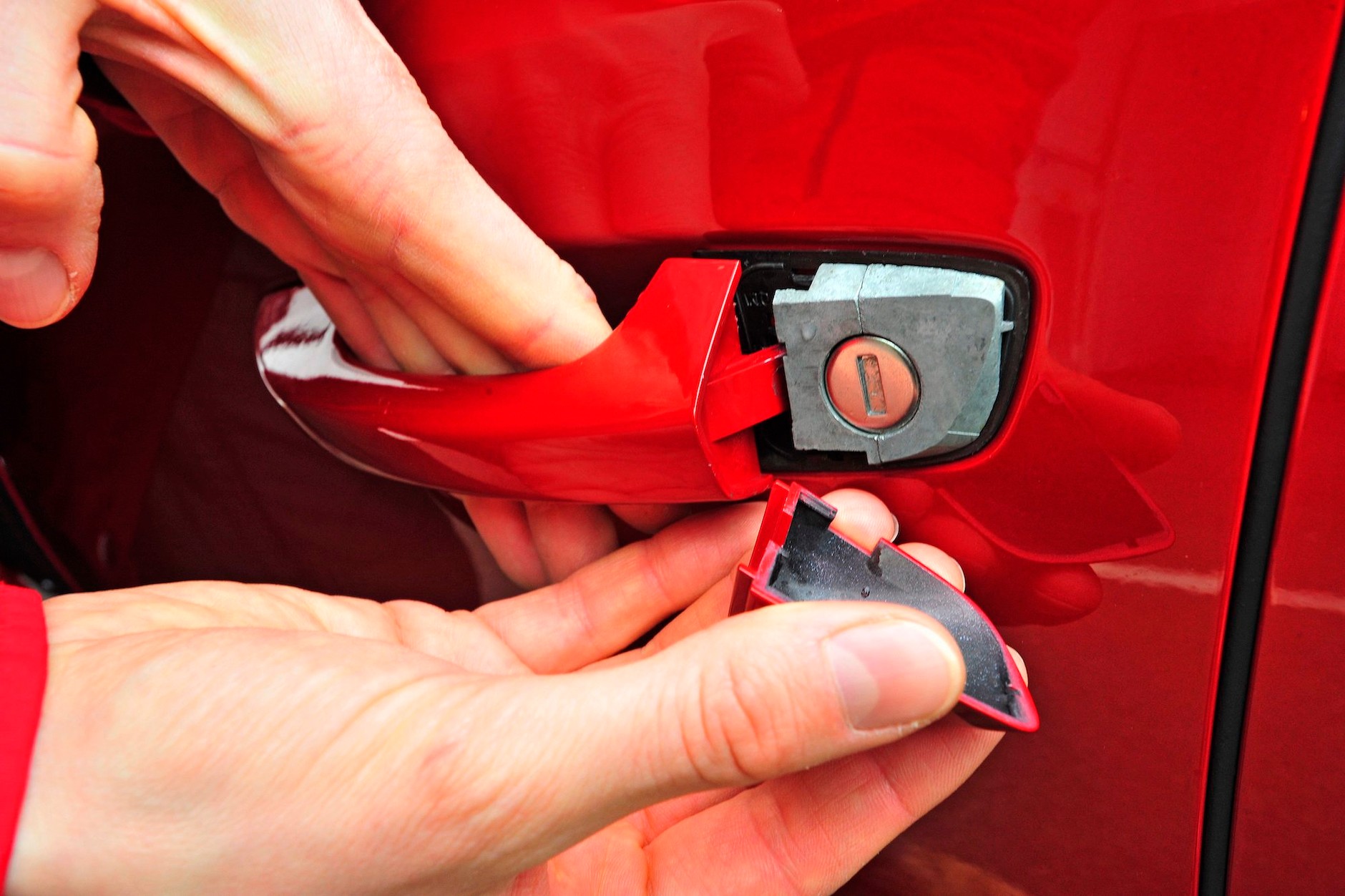 Ukryty zamek w klamce drzwi