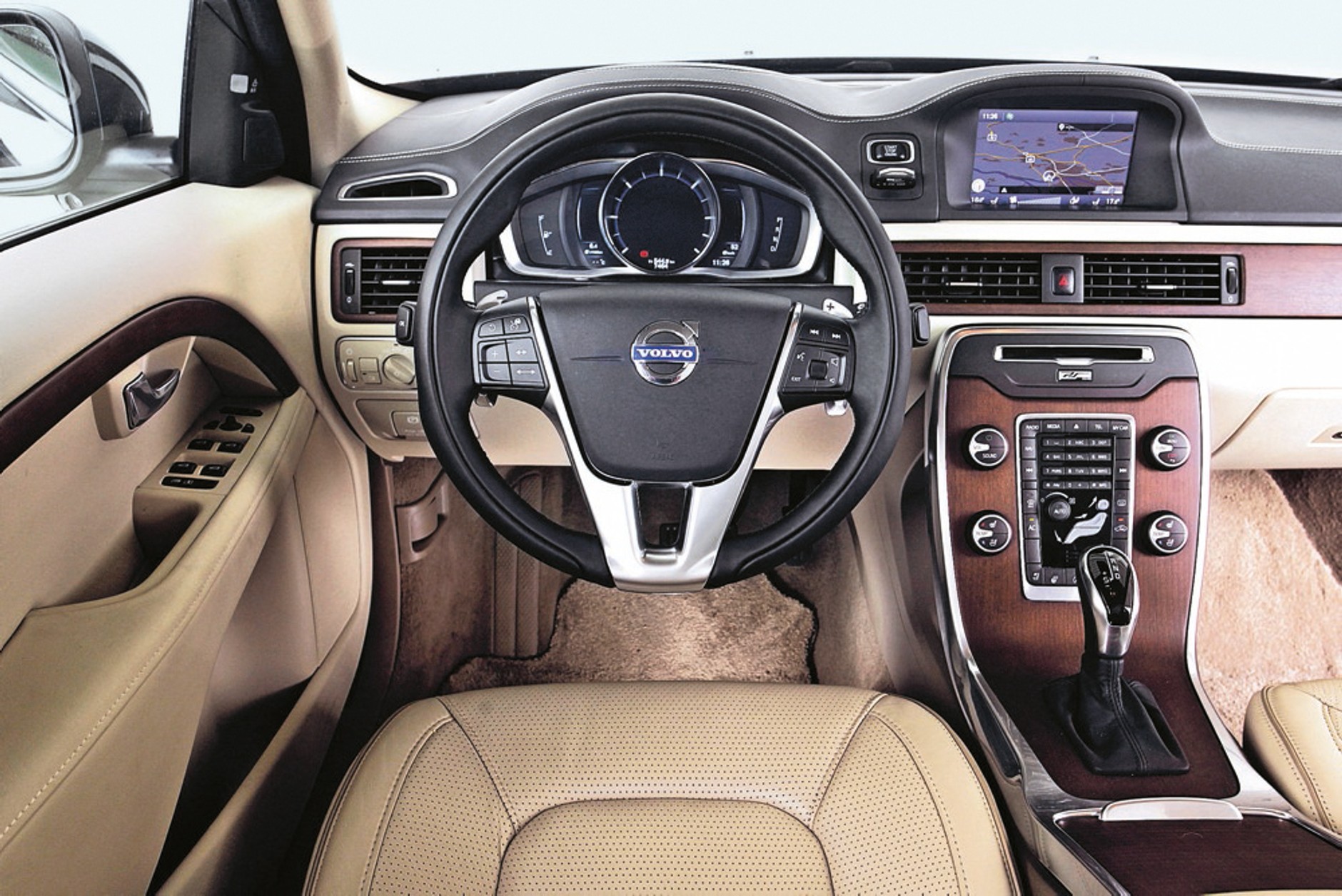 Volvo S80 D2, kokpit