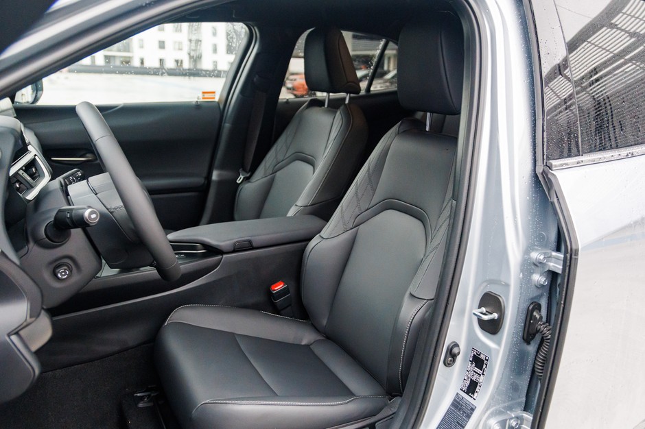2024 Lexus UX300h