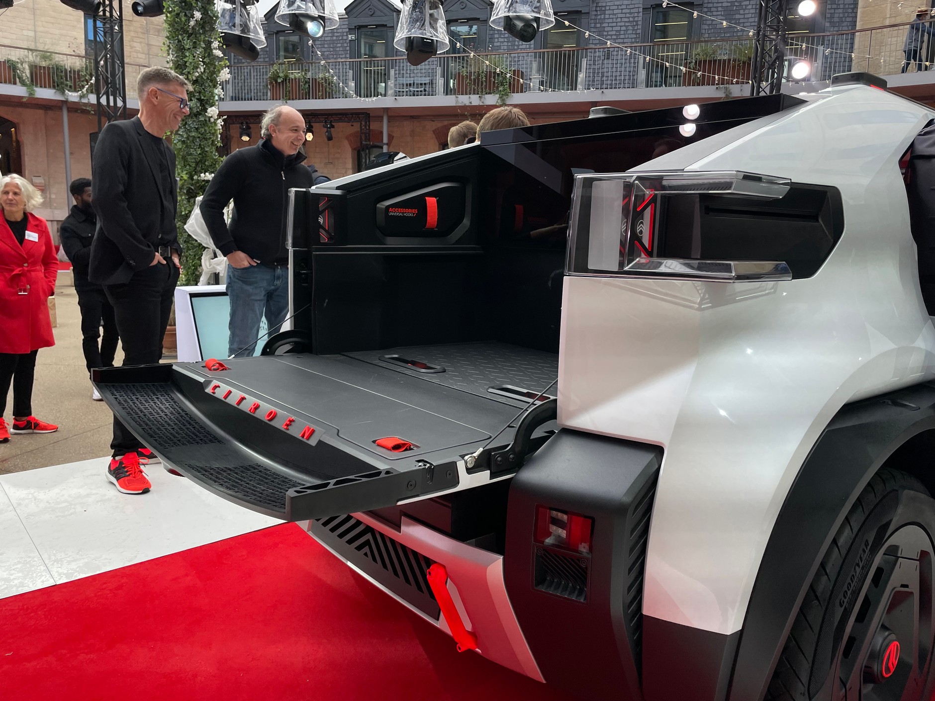 Koncepcyjny Citroen Oli [All-ë]