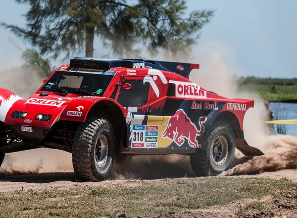 Dakar 2015: Adam Małysz w płomieniach