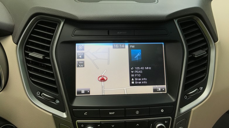 Nawigacja jest łatwa w obsłudze. Zdarzają się jej błędy w prowadzeniu