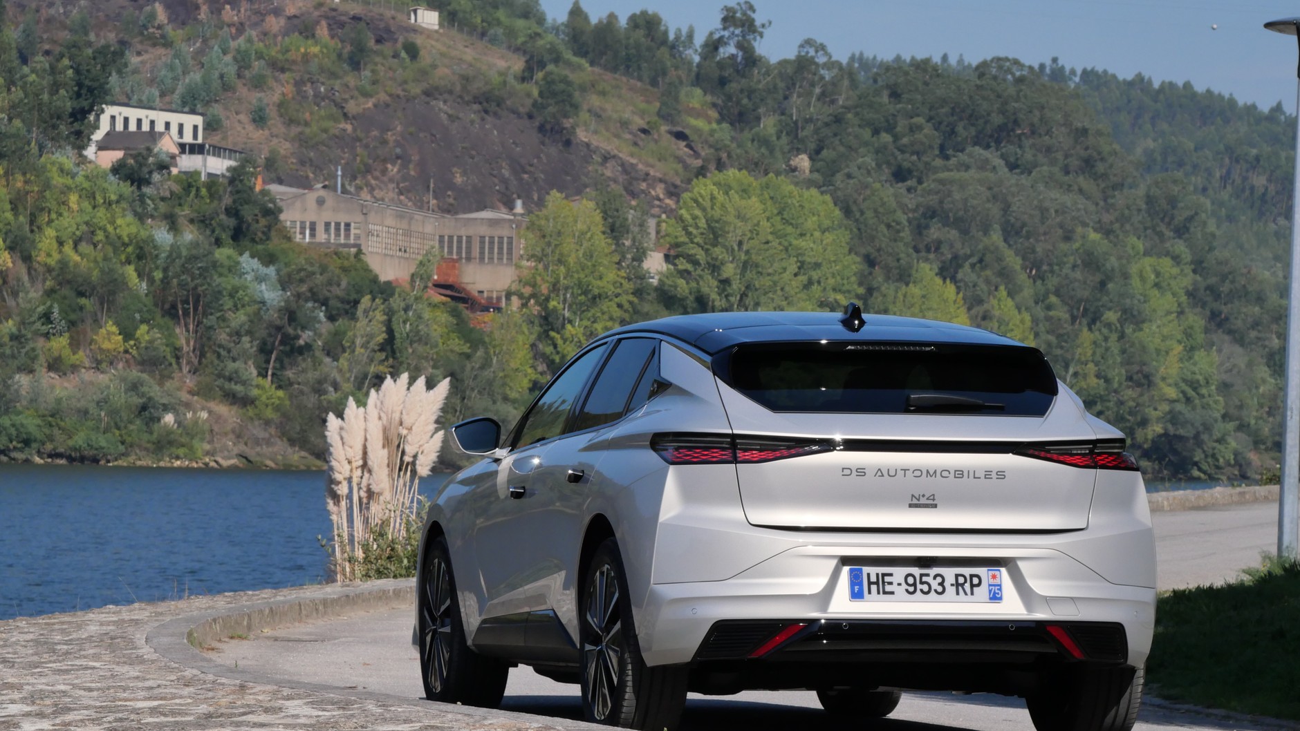 DS 4