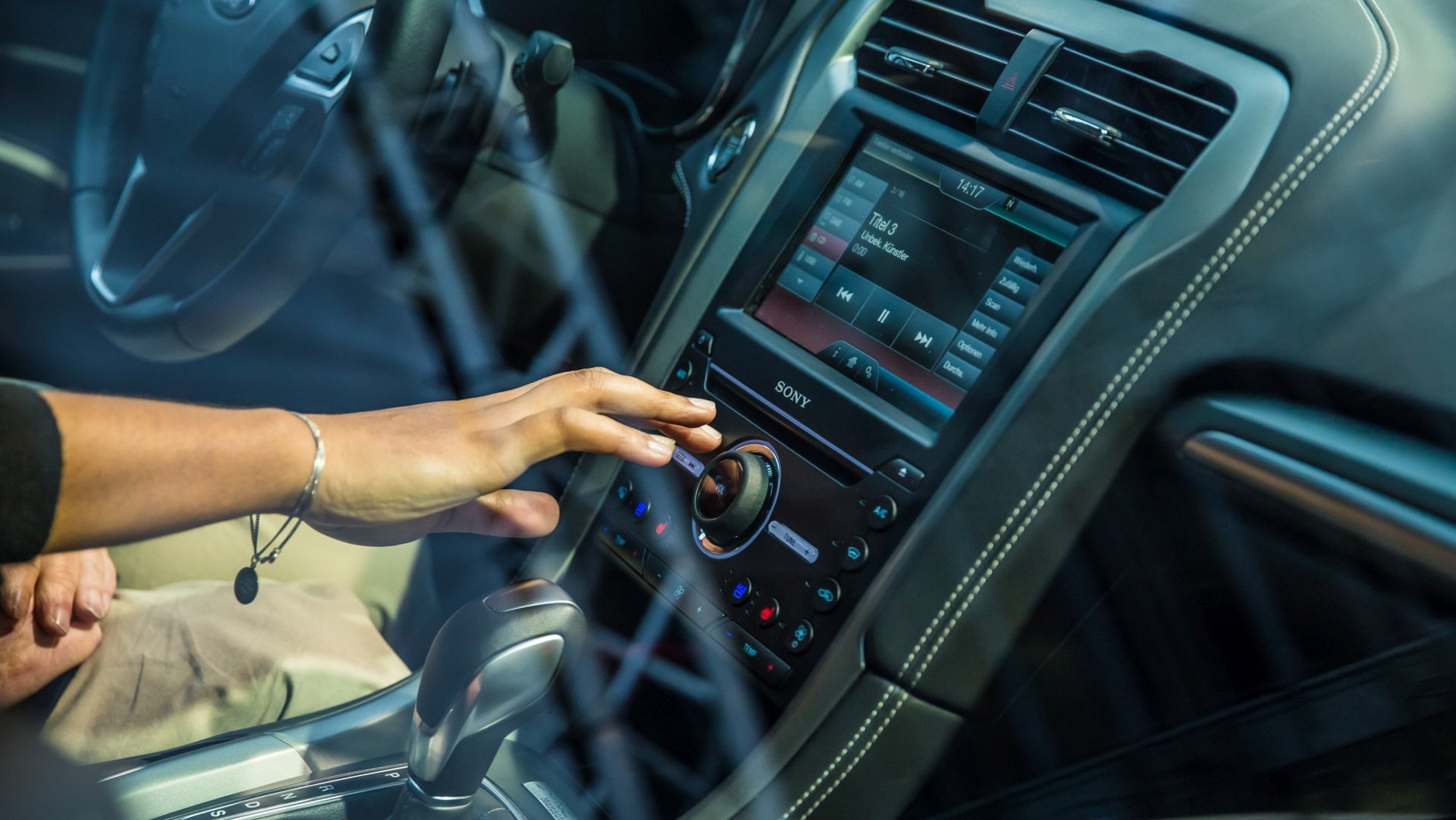 Ford Mondeo Vignale z systemem Sony: pokaz w Berlinie