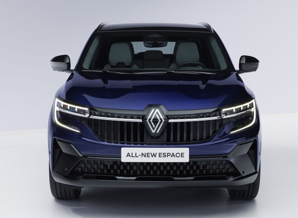 Renault Espace właśnie trafia do sprzedaży. Są już polskie ceny