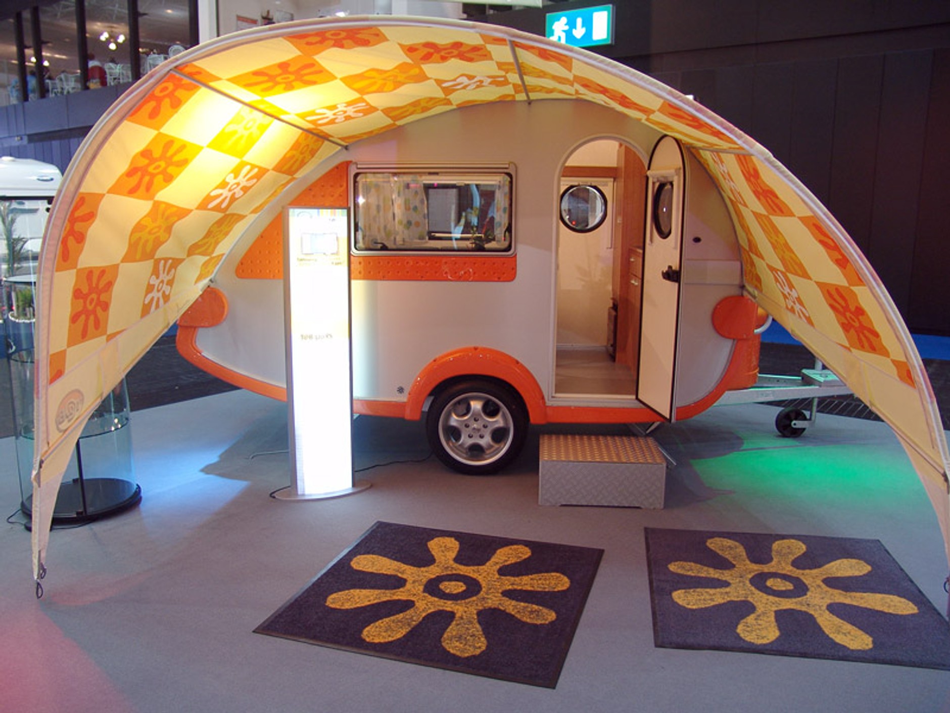 Caravan Salon Düsseldorf 2007: Caddy Life i moda na nowy sezon (fotogaleria)