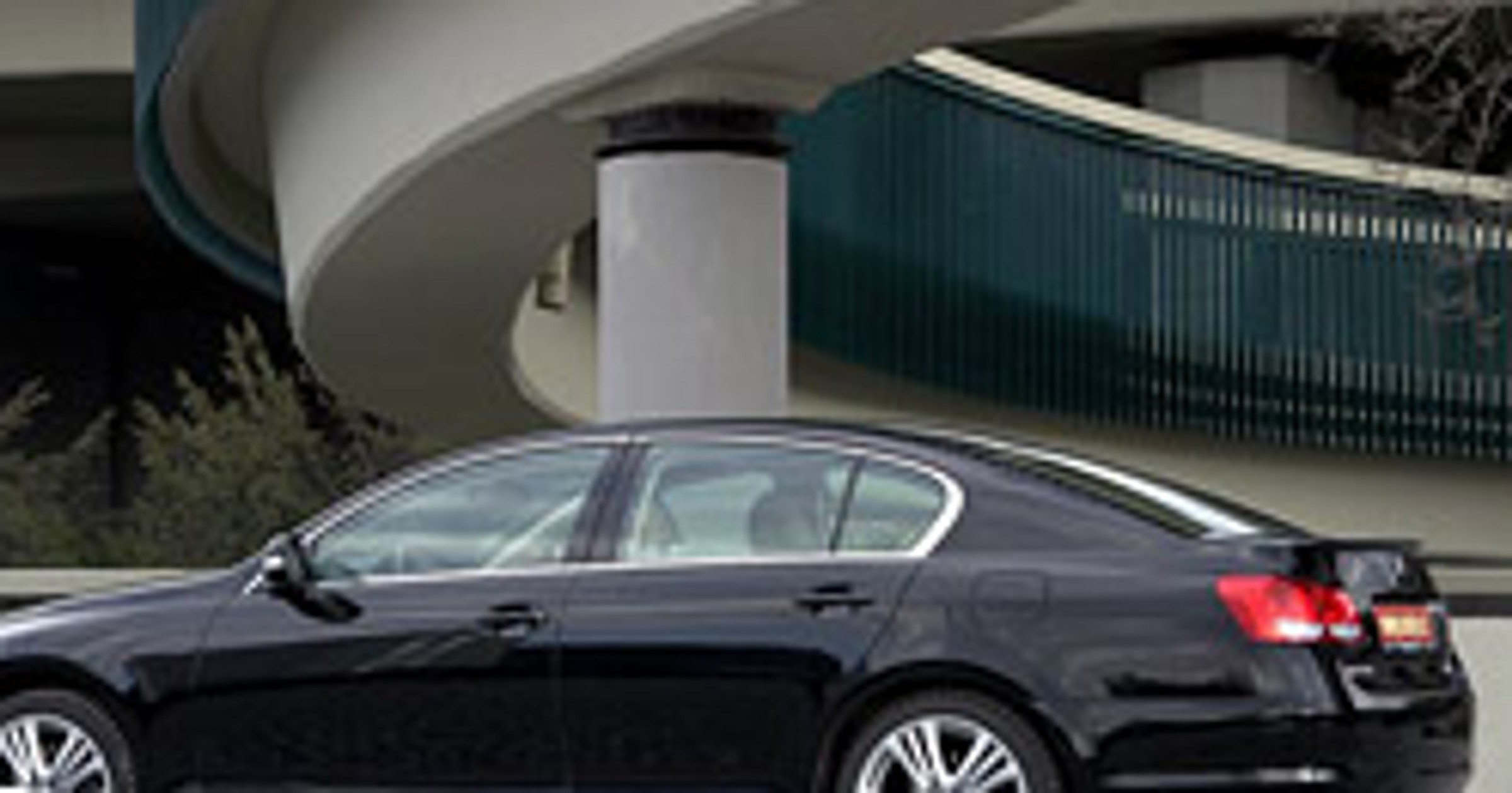Lexus GS 450h - na fali miasta (test)