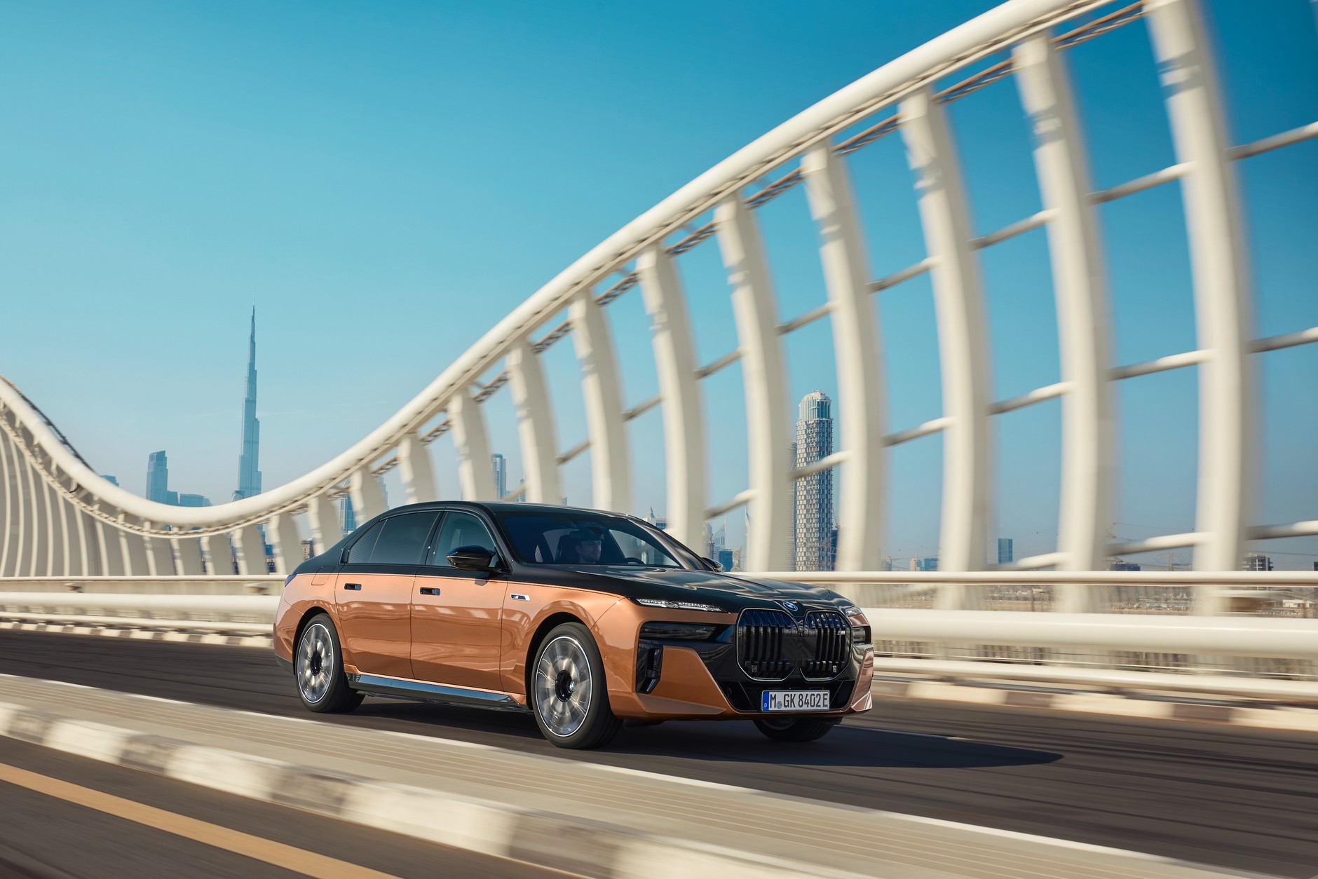 BMW i7 M70