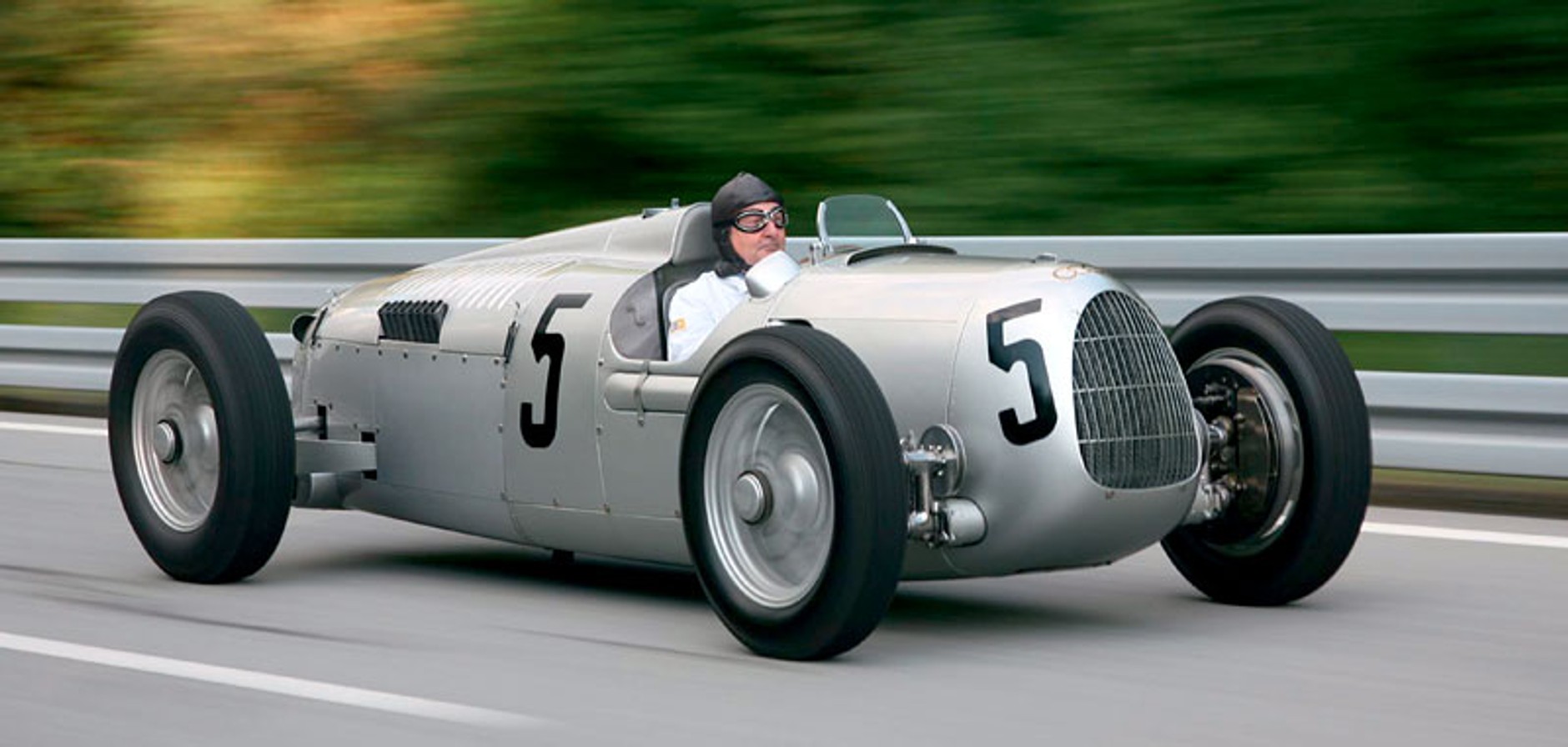 Auto Union: srebrne strzały z czterema kołami mają 75 lat