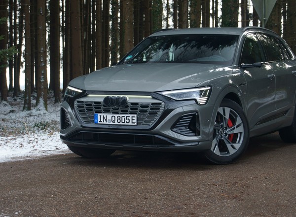 Stary znajomy z nową nazwą i większym zasięgiem. Przetestowałem Audi Q8 e-tron