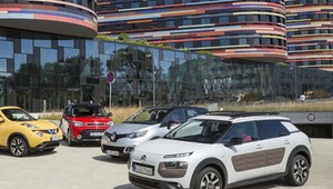 Porównanie crossoverów: kolorowy świat miejskich samochodów