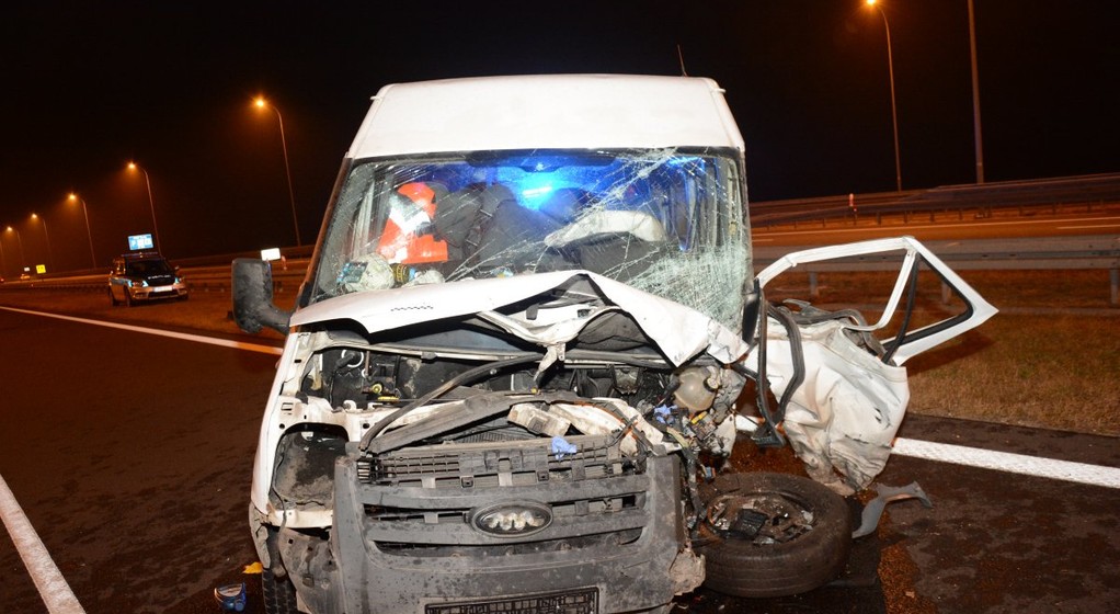 Pijany jechał pod prąd autostradą A4. Skończyło się poważnym wypadkiem