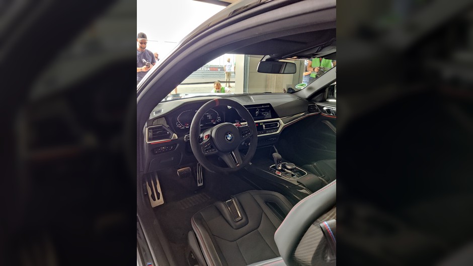 BMW M4 CSL