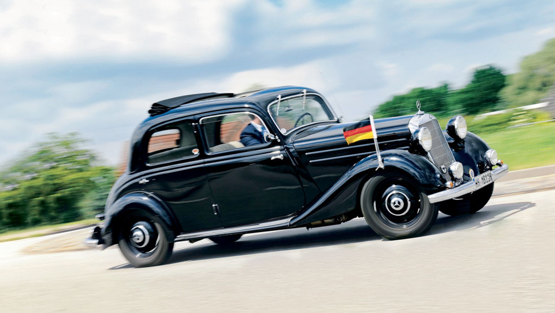 Mercedes 170 pozostał po wojnie na placu boju. Pozwolono mu dotrwać do emerytury na służbie. Od 1949 roku jego zadaniem było oswajanie nabywców z urokami silnika Diesla.