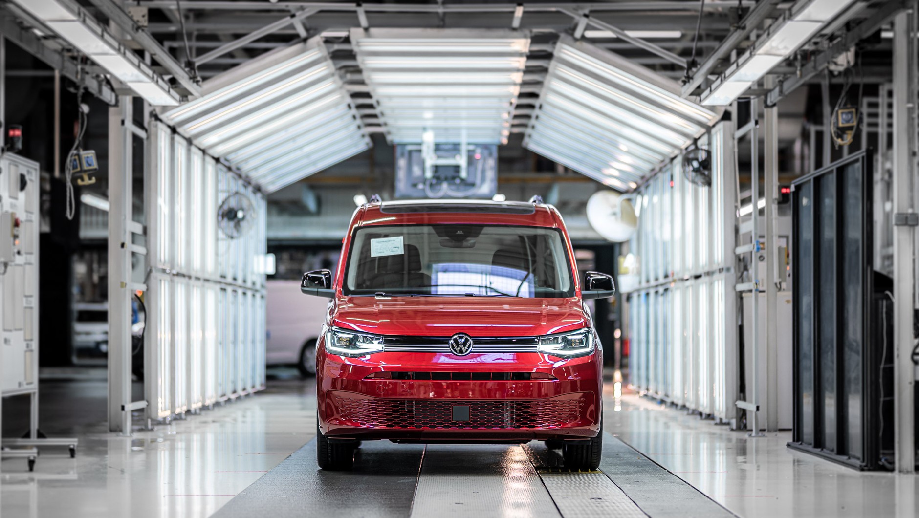 Volkswagen ma również fabrykę w Polsce, choć nie ma planów jej zamykania. W Polsce powstają m.in. Caddy