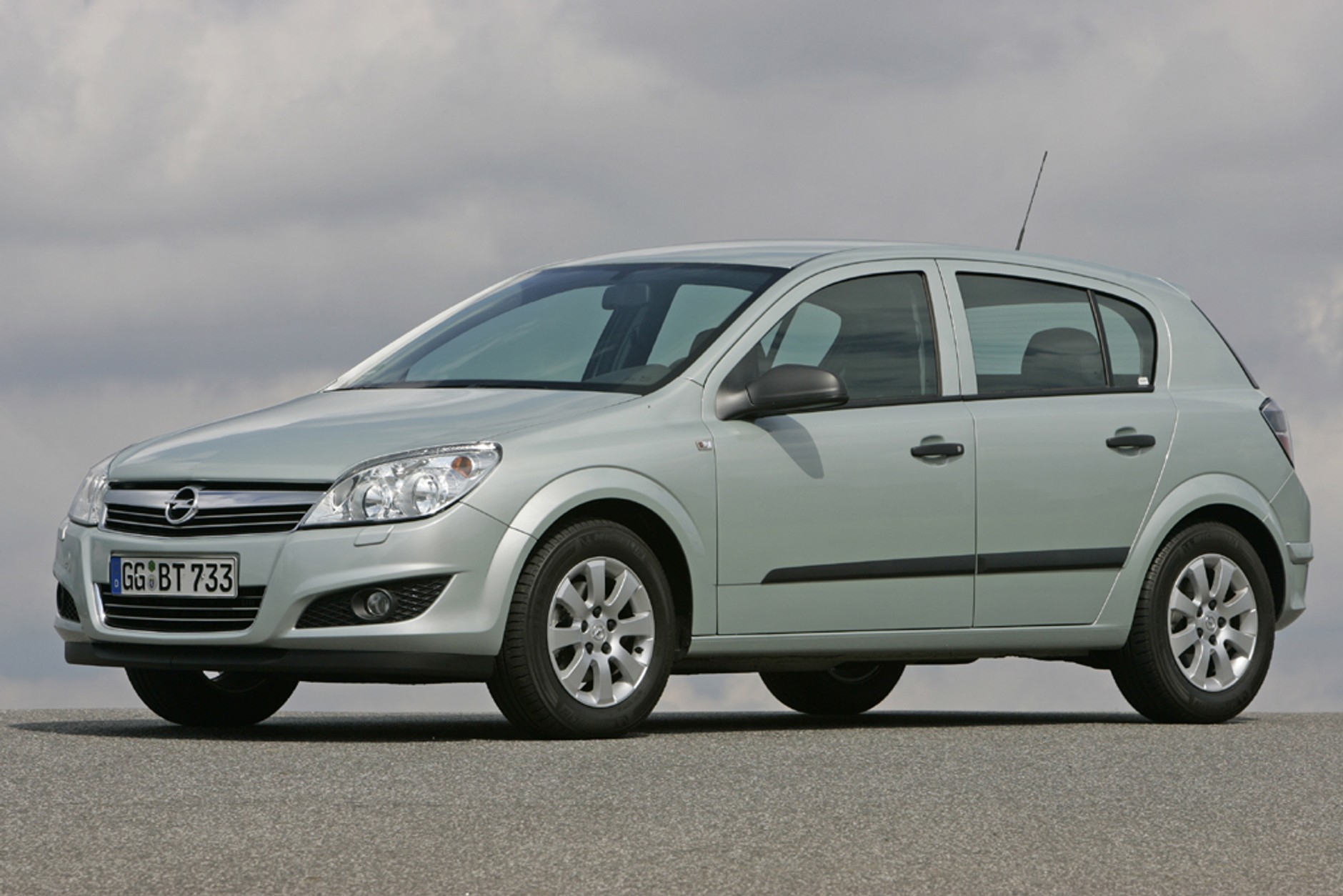 Poradnik kupującego kompaktowe bestsellery - Który kompakt warto kupić? Skodę Octavię, Opla Astrę, Kię ceed, Hyundaia i30, VW Golfa czy Renault Megane