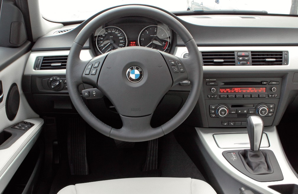 Niezła jakość i przyzwoite materiały. Auta ze słabszymi silnikami są często bardzo ubogo wyposażone