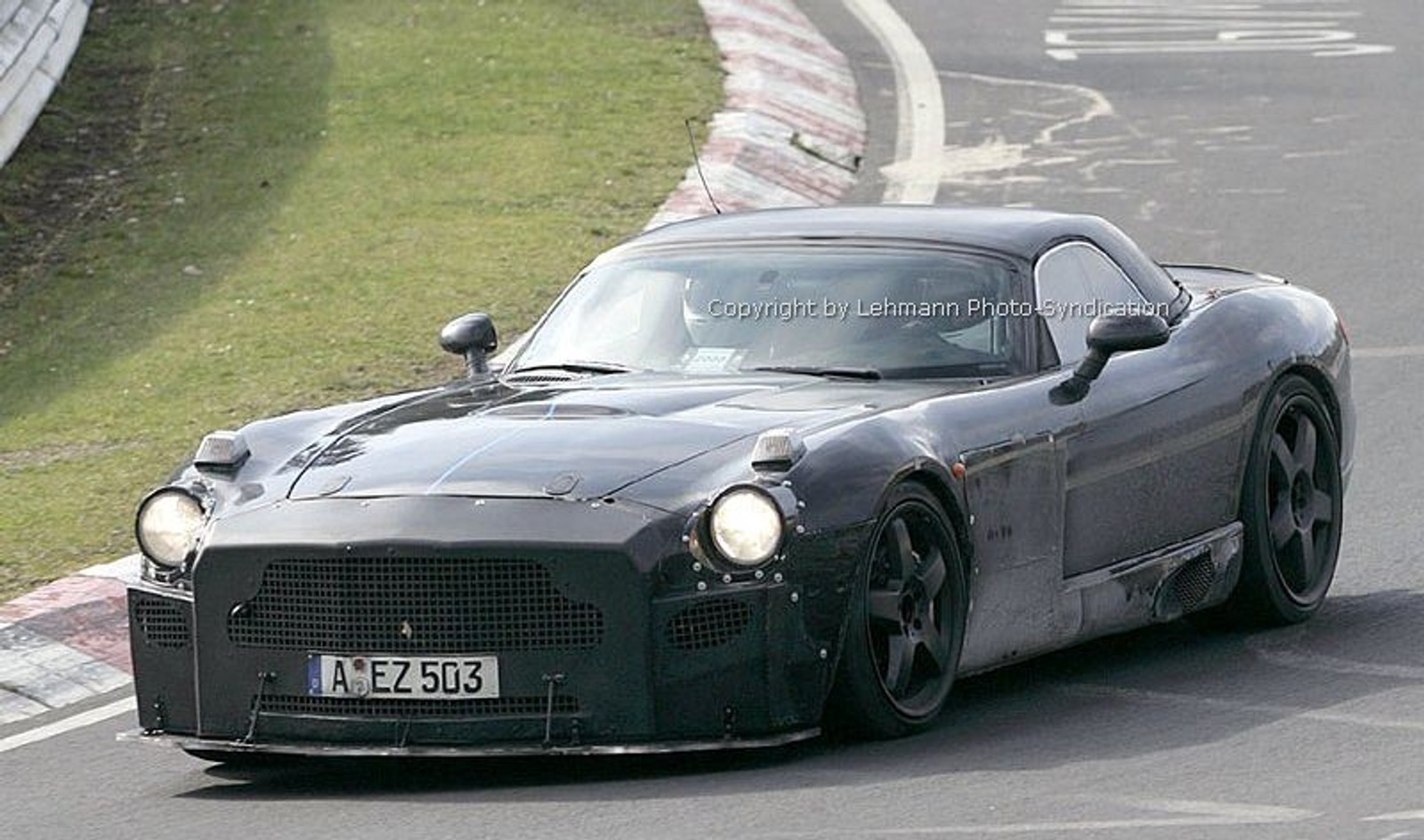 Czy Mercedes-Benz SLS AMG to Dodge Viper?