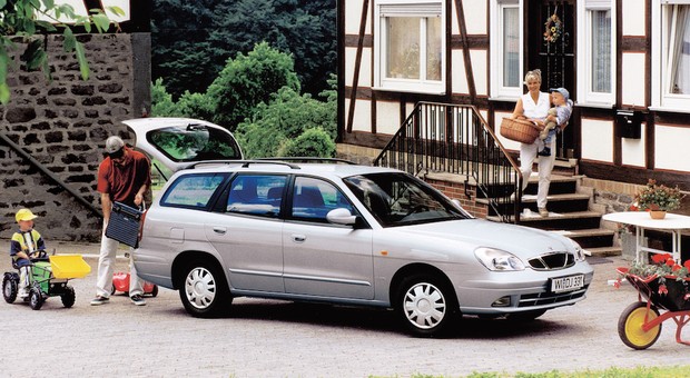 Daewoo Nubira – żwawa, pakowna i tania | z archiwum Auto Świata