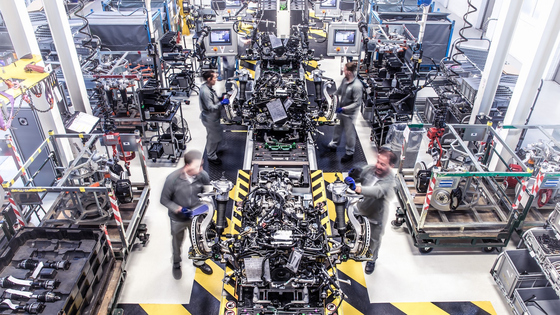 Fabryka Bentleya w Crewe – budowa silnika W12