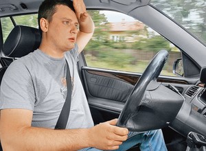 Upał w aucie – jak szybko wnętrze samochodu zmieni się w piekarnik?