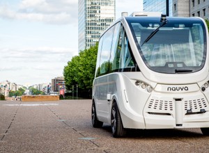 Kolejna wpadka autonomicznych pojazdów. Wiedeński autobus bez kierowcy potrącił pieszego