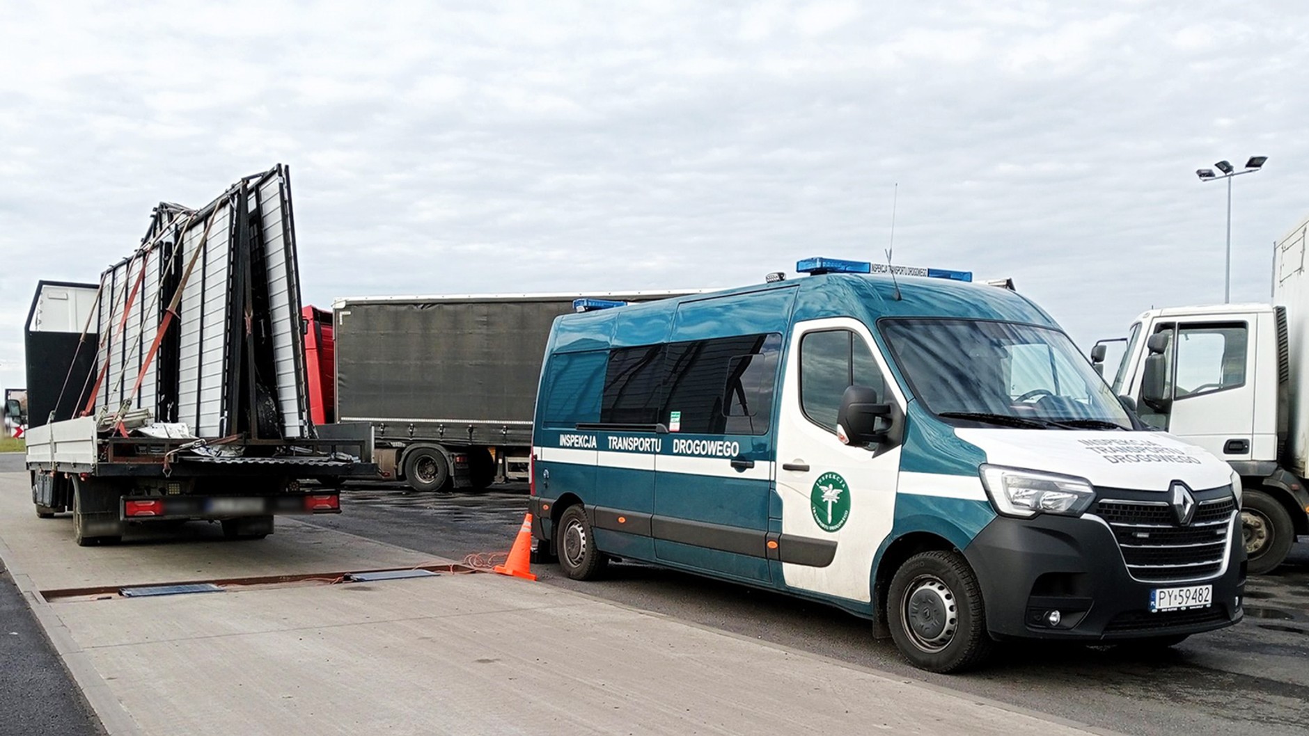 Punkt kontrolny leszczyńskich inspektorów ITD