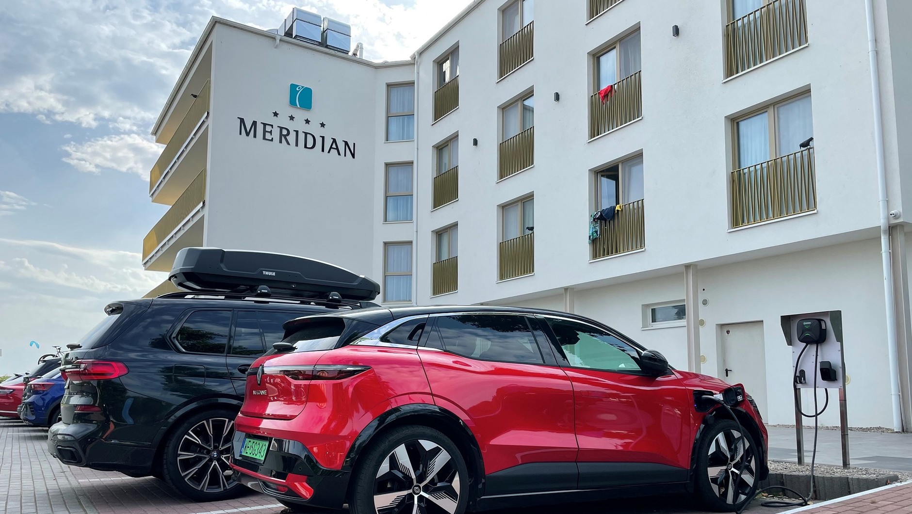 Renault Megane E-Tech już u celu podróży