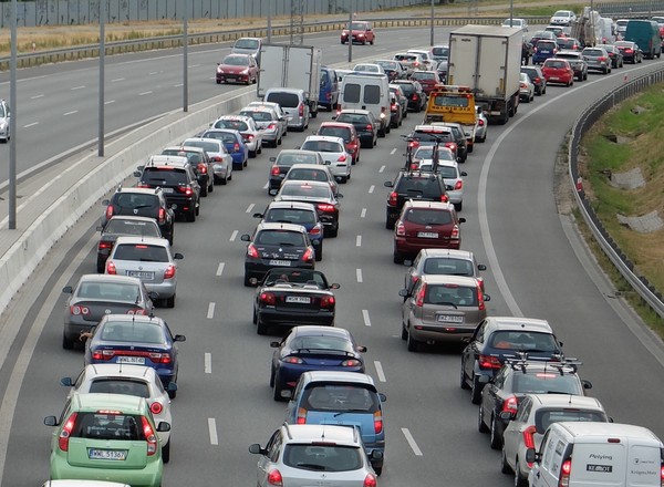 Utknąłeś w korku na trasie? NIK już wie, kto zawinił!