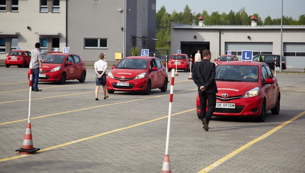 Nie tylko rosnące koszty zniechęcają do zdobywania prawa jazdy