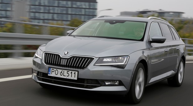 Skoda Superb 2.0 TDI Combi - Idealna na dalekie trasy