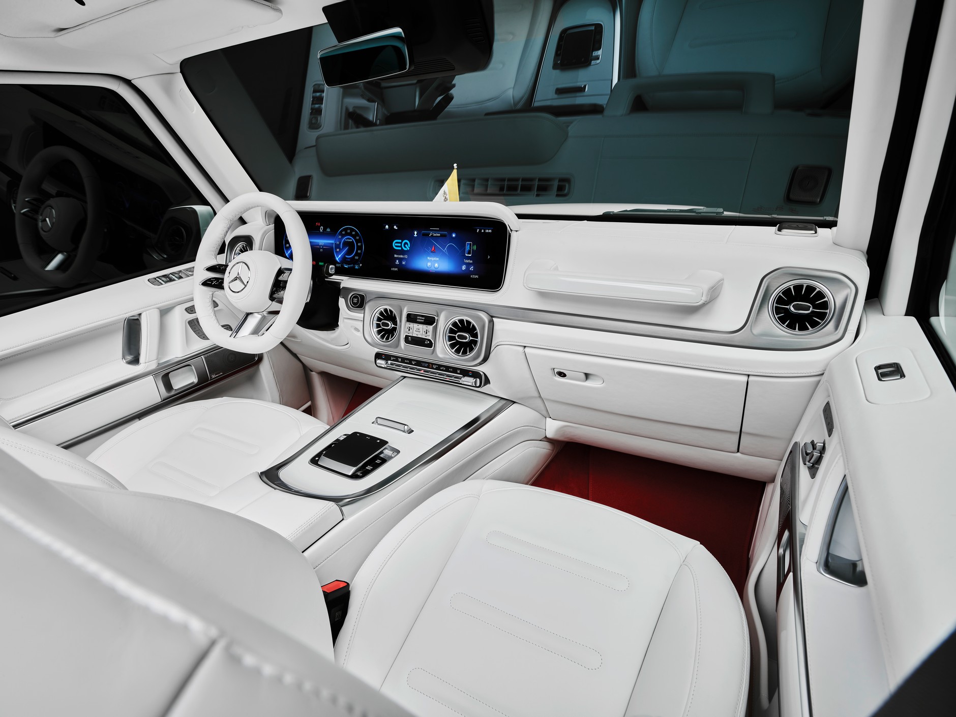 Mercedes G580 "papamobile"
