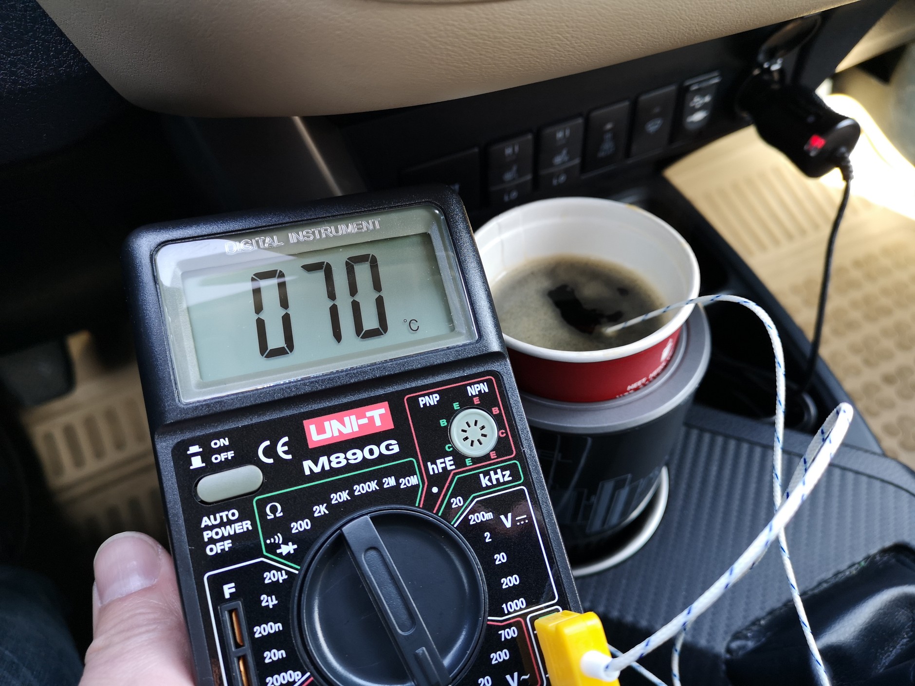 Navitel TC500 - podgrzewanie i chłodzenie napojów