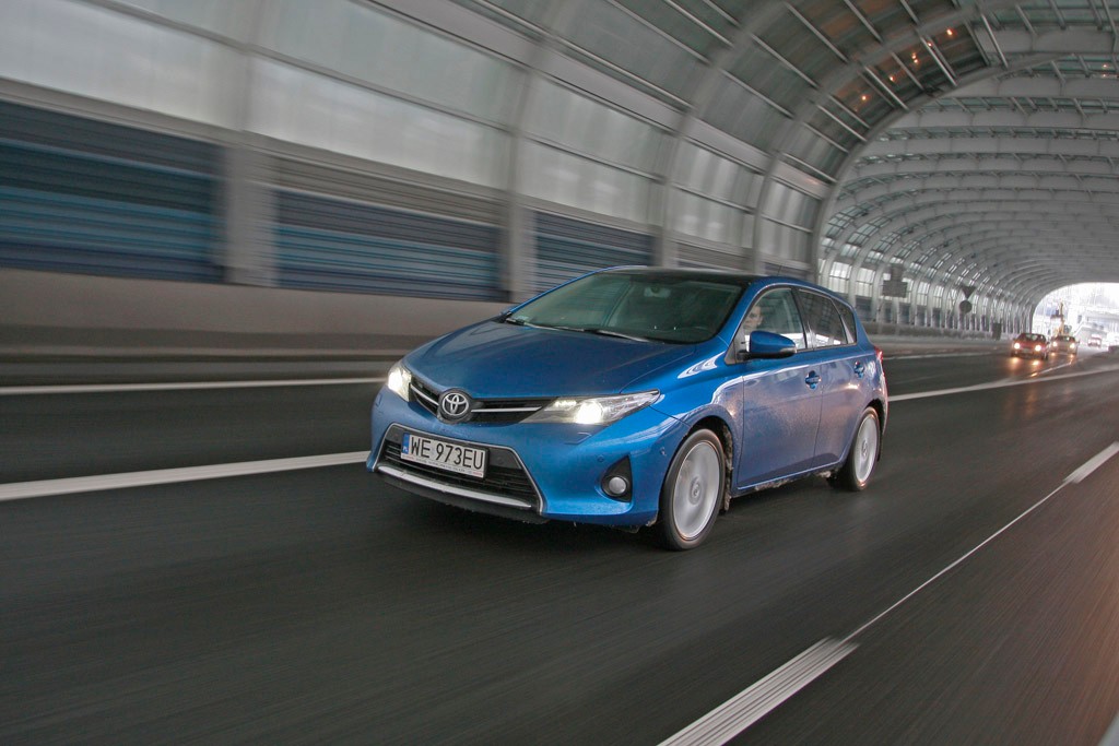 Auto Świat Test Team sprawdza nową Toyotę Auris - zdjęcia