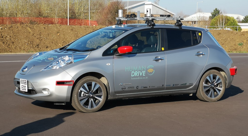 Autonomiczny Nissan Leaf na brytyjskich drogach