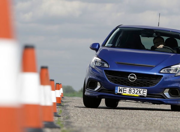 Opel Corsa OPC - zawstydza większą siostrę