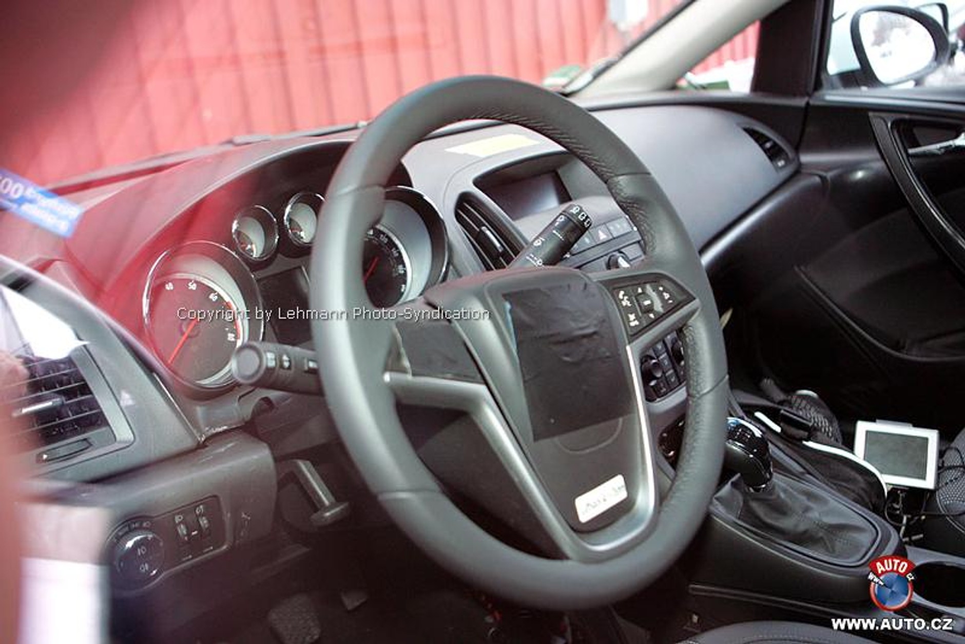 Nowy Opel Astra: oficjalne zdjęcia i informacje