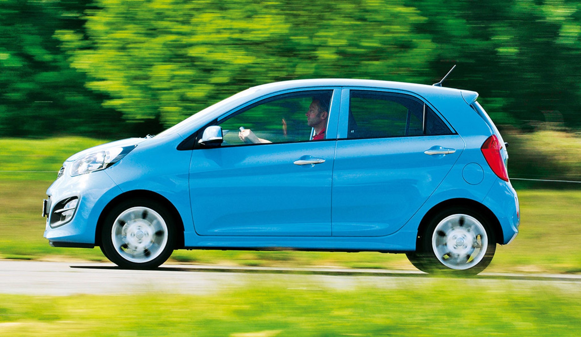 Kia Picanto kontra najwięksi konkurenci. Poznaj nowy wymiar miejskiego auta