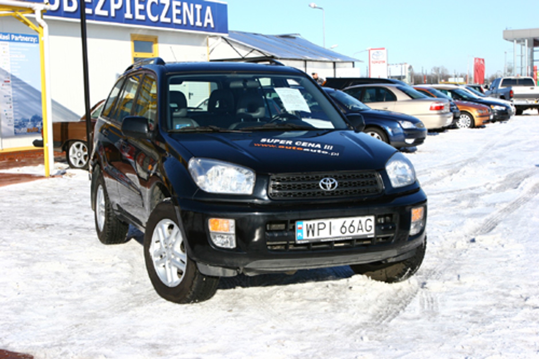 Suzuki SX4 czy Toyota Rav4 - Salon czy komis?