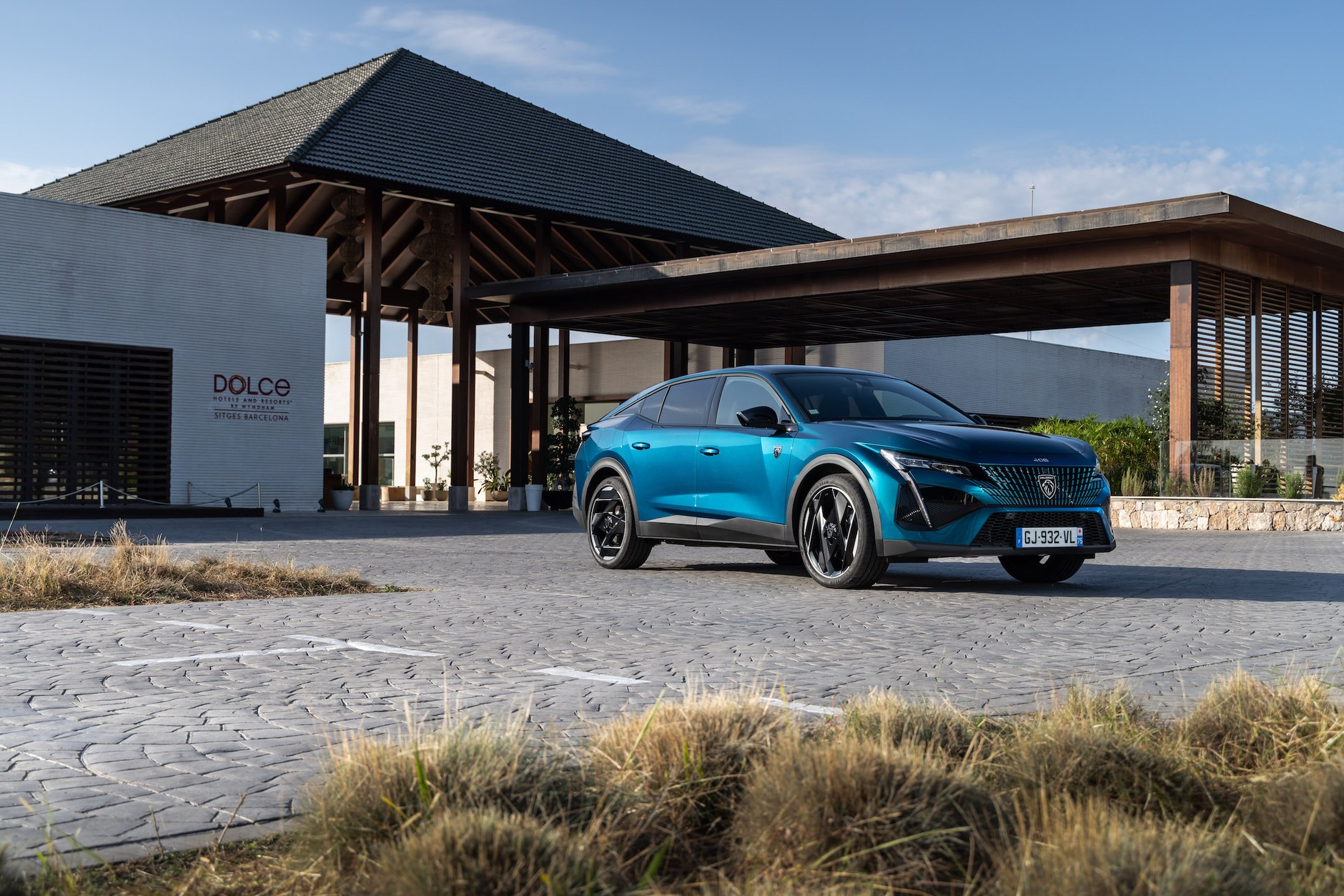 Peugeot 408 HYBRID 225 e-EAT8