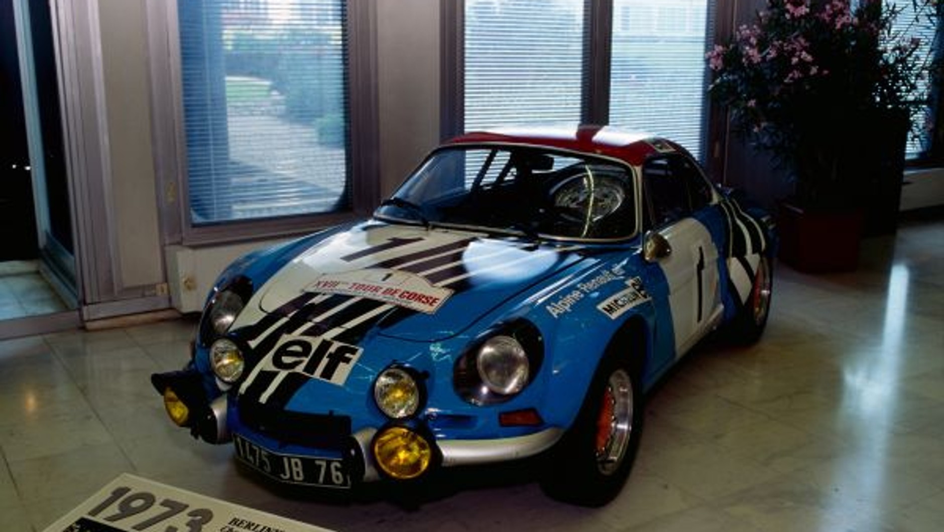 Renault Berlinette Alpine A110 1973 - ekspozycja w siedzibie Renault