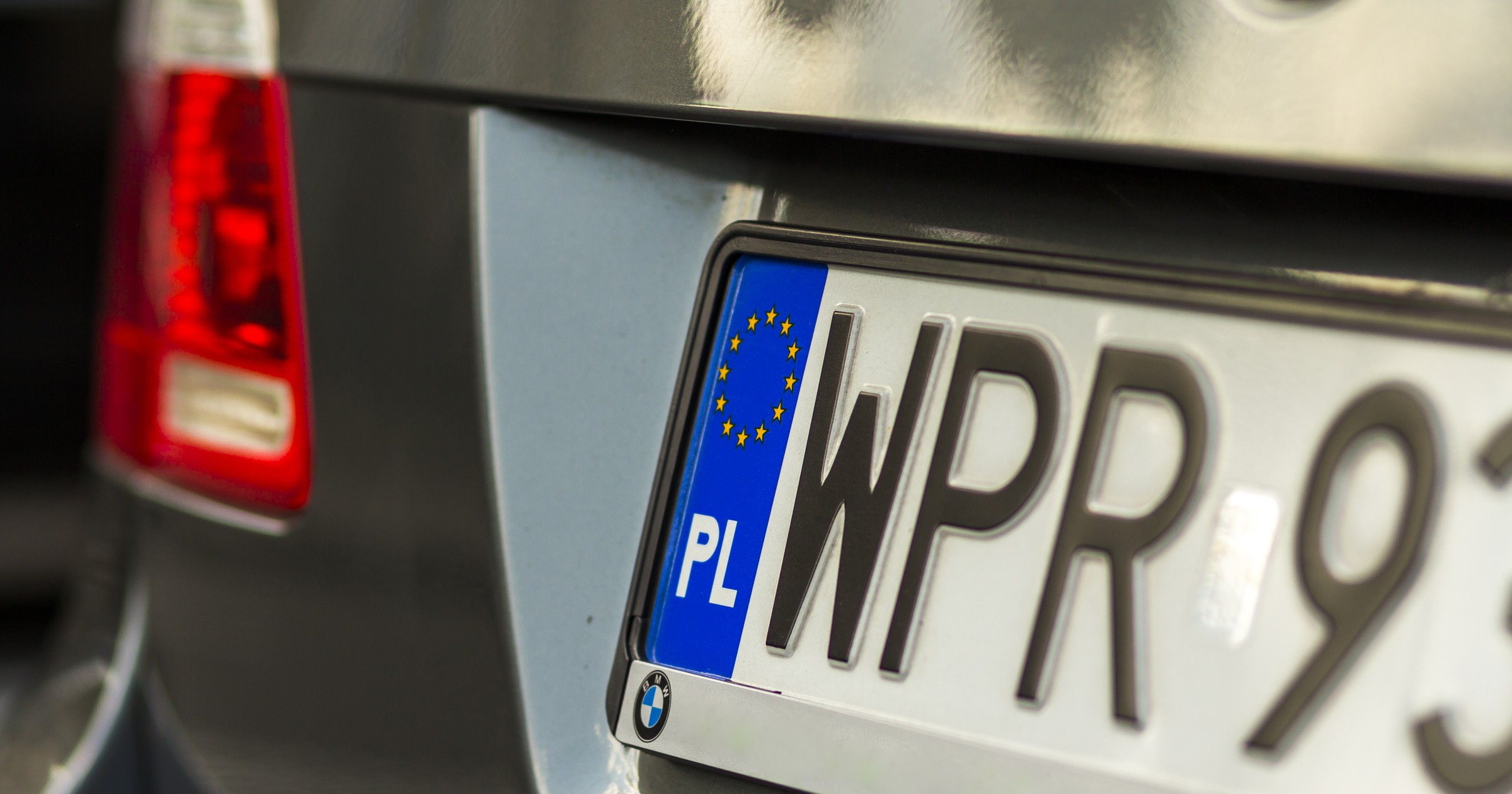 W nowym roku rejestracja auta nie będzie się wiązała z chodzeniem do urzędów