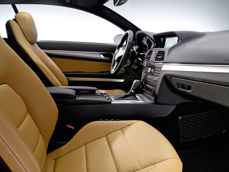 Genewa 2009: Mercedes-Benz E-Klasa Coupe - dane techniczne i zdjęcia