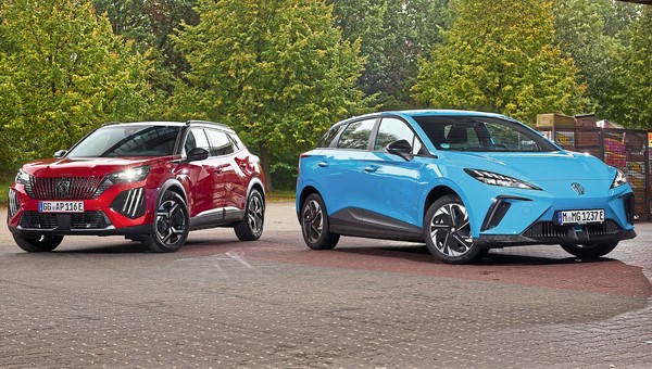 MG4 kontra Peugeot e-2008