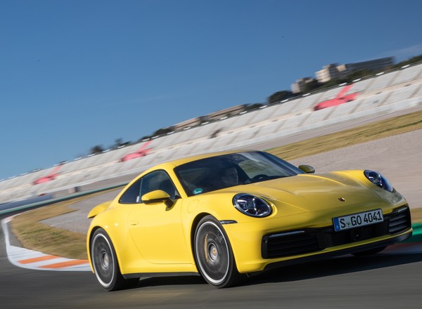 Jak jeździ nowe Porsche 911 Carrera 4S?
