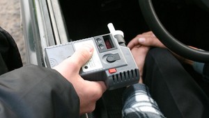 Ojciec kazał córce zadzwonić na policję - bo pijana prowadziła auto